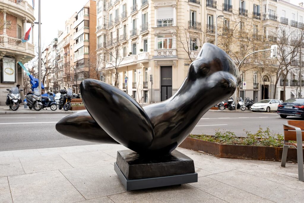 Baltasar Lobo Piece D'Eau sur Socle